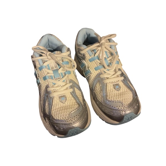 Kids New Balance Blue & Cream - Picture 2 of 12